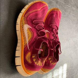 Nike free tennis shoes